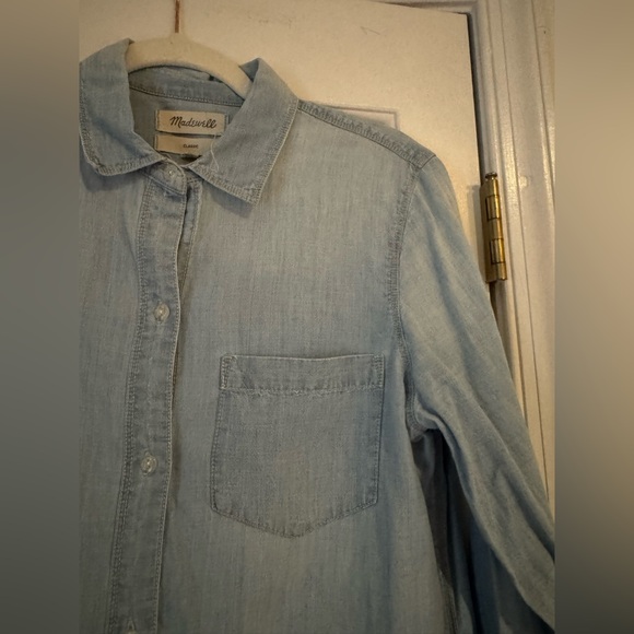 Madewell Chambray Ex-Boyfriend Shirt in Buckley Wash, Medium - Picture 3 of 6